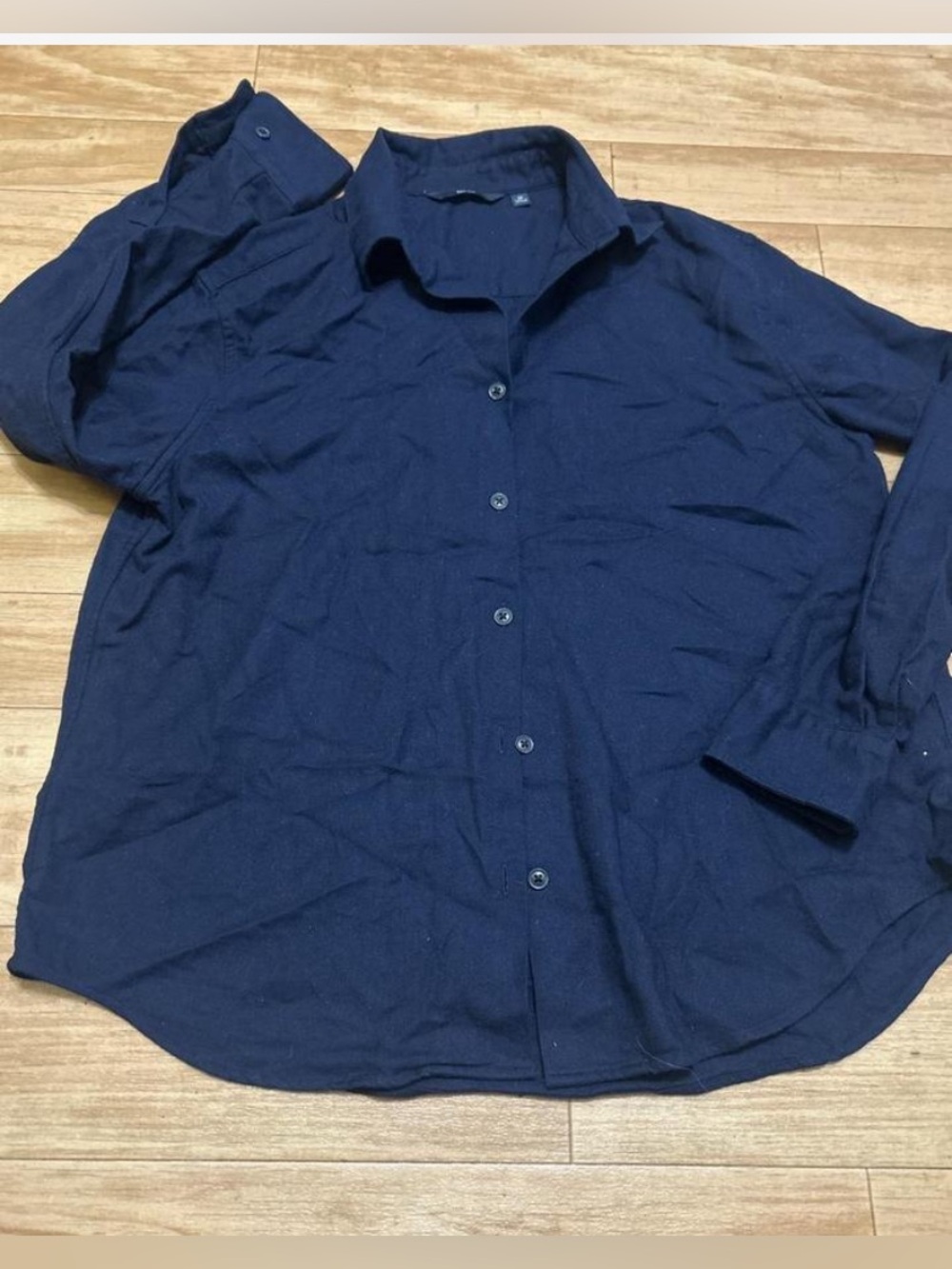 Uniqlo Men's Dark Navy Long-Sleeve Button-Down Shirt